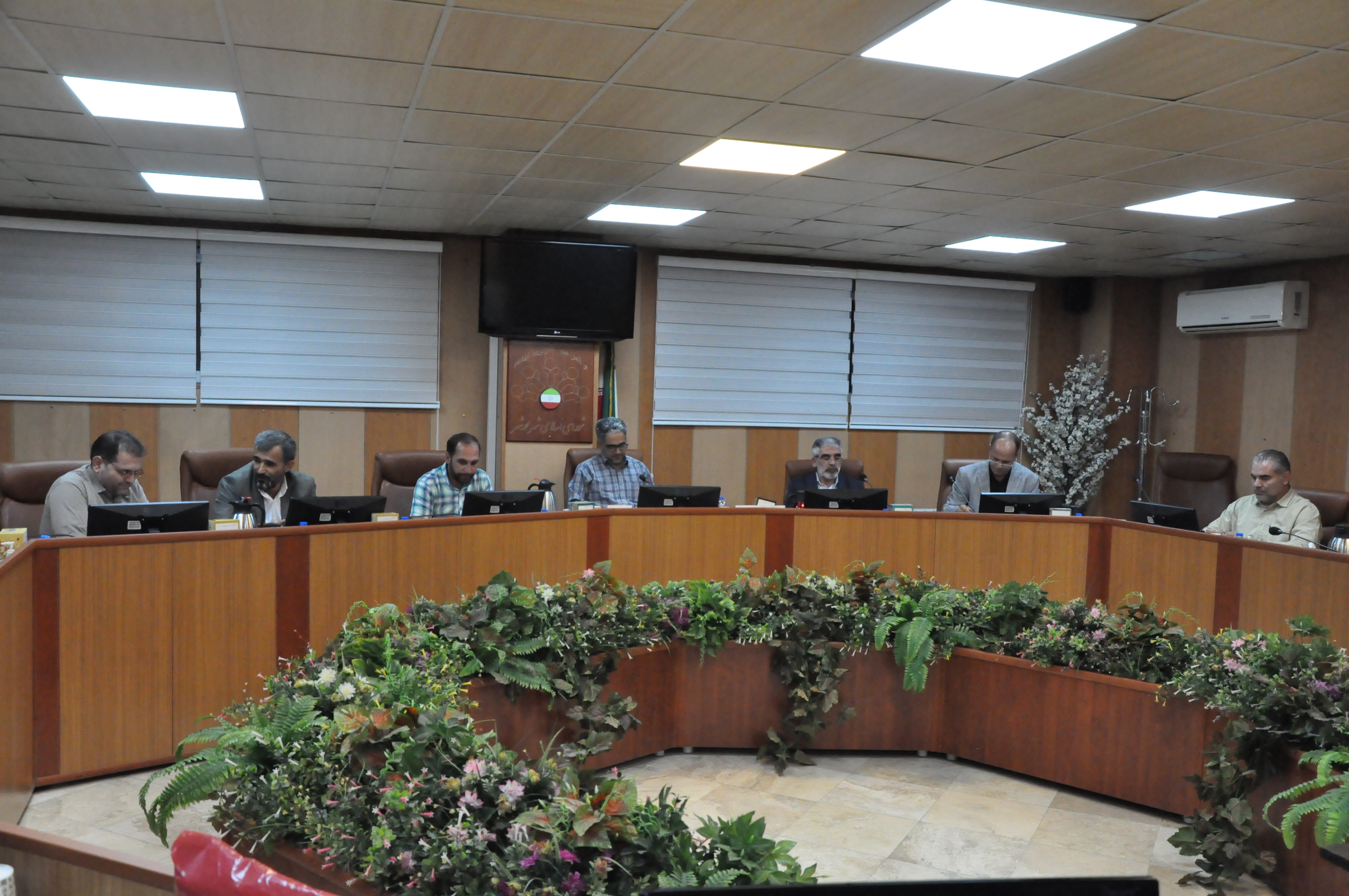 تصویب دفترچه عوارض و بهای خدمات سال ۱۴۰2 شهرداری محمدشهر توسط شورای اسلامی شهر