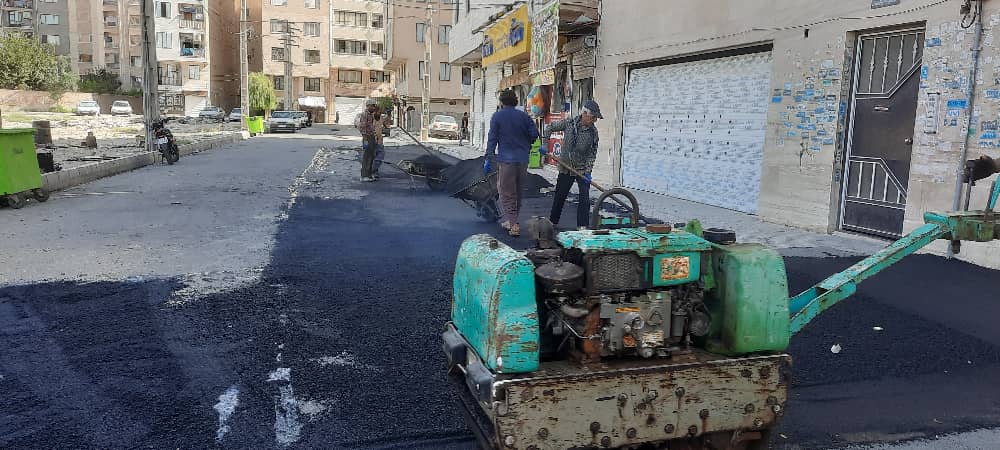  اجرای عملیات روکش آسفالت خیابان اتحاد 