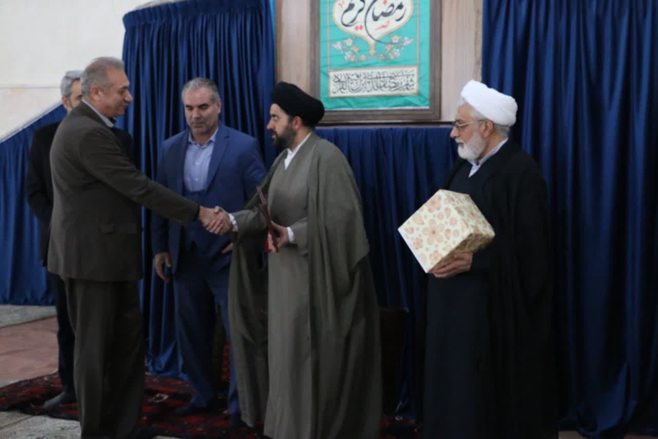 تقدیر امام جمعه محمدشهر از مهندس حسن زاده به مناسبت روز شهردار