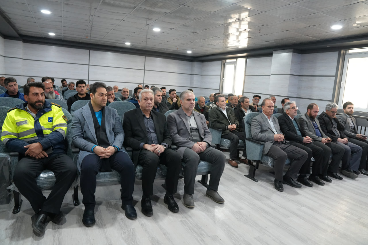 رونمایی از سامانه هوشمند نظارت بر تاکسی‌ها در مراسم روز ملی حمل ونقل در محمدشهر